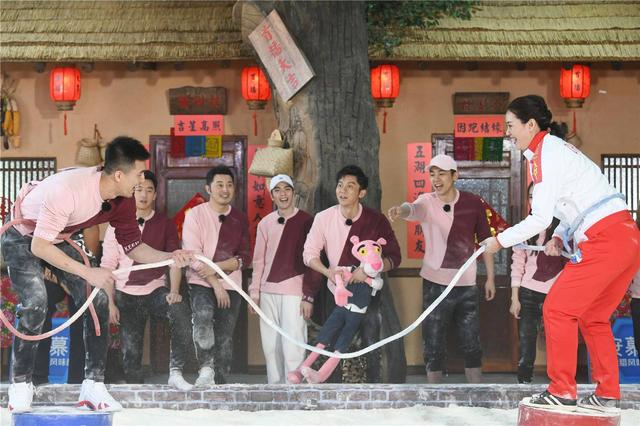 跑男收视率下降原因（同样是换嘉宾跑男收视夺冠）(8)