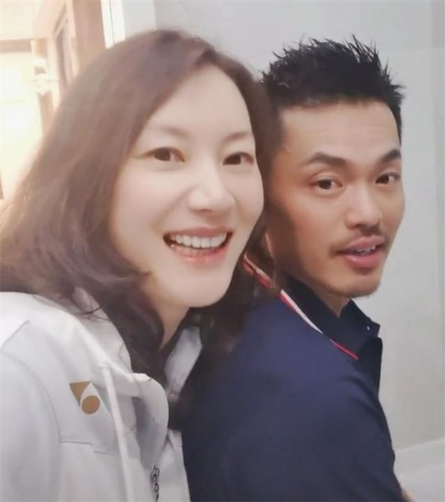 谢杏芳搂老公秀恩爱！林丹浪子回头刷碗哄媳妇开心：我就是这个命