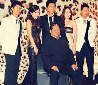 洪金宝哪个儿子最好看 洪金宝三个儿子星运黯淡无人识(14)