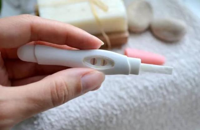 怀孕生双胞胎过程1-40周(妹妹意外怀孕姐姐备孕再怀)(2)