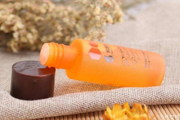 黑头导出液用完要洗吗 黑头导出液副作用 黑头导出液用完要洗吗 黑头导出液副作用