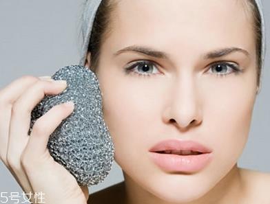 好用且去鸡皮肤的身体乳推荐 有鸡皮肤要注意 好用且去鸡皮肤的身体乳推荐 有鸡皮肤要注意