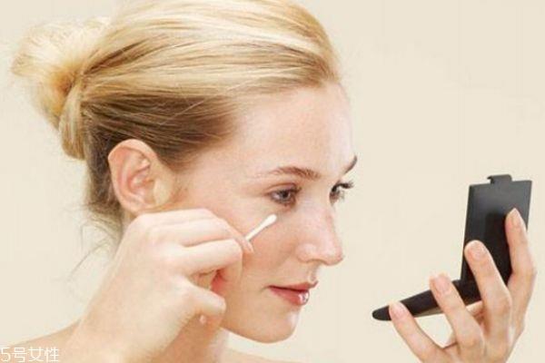 眼影眼线怎么卸妆 怎么卸眼妆最干净 眼影眼线怎么卸妆 怎么卸眼妆最干净