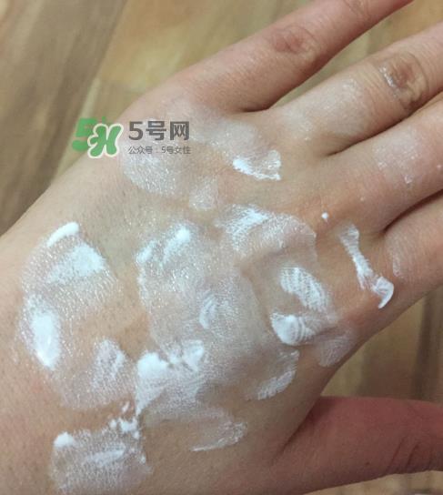 透真水光素颜霜怎么样？透真素颜霜好用吗？