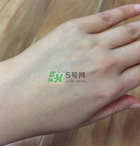 透真水光素颜霜怎么样？透真素颜霜好用吗？