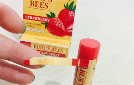小蜜蜂唇膏生产日期怎么看 小蜜蜂唇膏保质期多久 小蜜蜂唇膏生产日期怎么看 小蜜蜂唇膏保质期多久