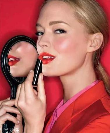 不掉色口红怎么洗掉 不掉色口红好吗