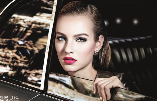 不掉色口红怎么洗掉 不掉色口红好吗