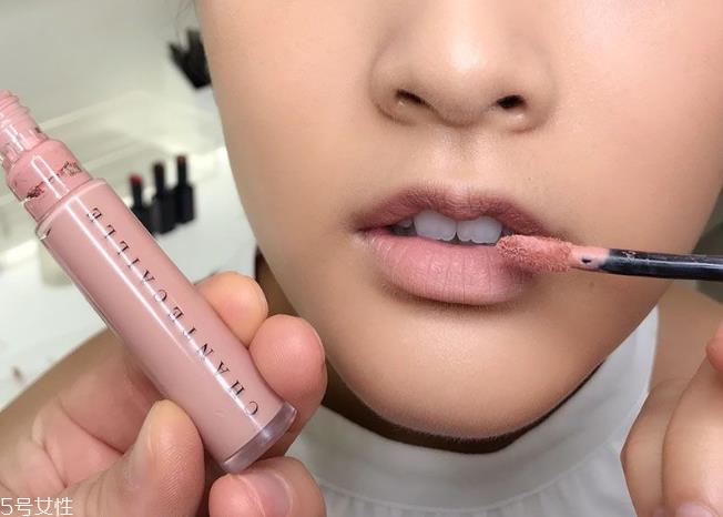 咬唇妆怎么画持久不脱 5技巧让你的咬唇与众不同 咬唇妆怎么画持久不脱 5技巧让你的咬唇与众不同