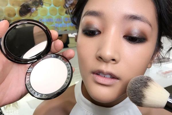 咬唇妆怎么画持久不脱 5技巧让你的咬唇与众不同 咬唇妆怎么画持久不脱 5技巧让你的咬唇与众不同