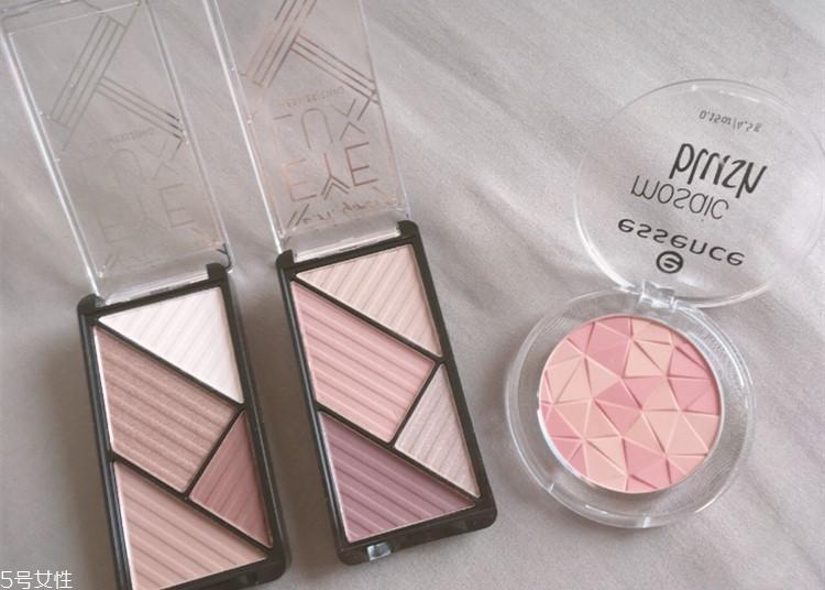 什么颜色的眼影显白?这三种色号谁涂谁白 什么颜色的眼影显白?这三种色号谁涂谁白