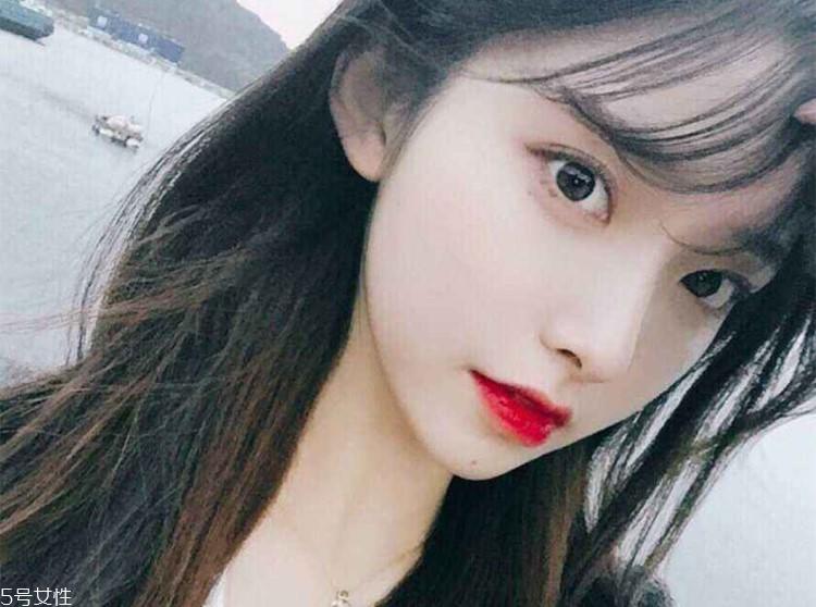 什么颜色的眼影显白?这三种色号谁涂谁白 什么颜色的眼影显白?这三种色号谁涂谁白