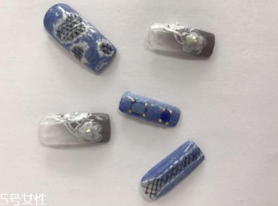 如何做破洞牛仔美甲 破洞美甲简单涂抹教程