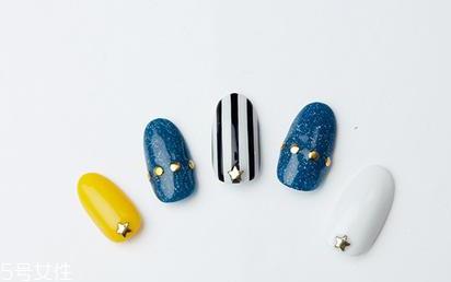 如何做破洞牛仔美甲 破洞美甲简单涂抹教程
