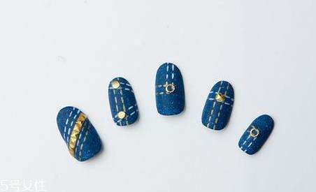 如何做破洞牛仔美甲 破洞美甲简单涂抹教程