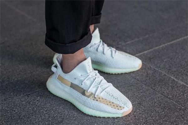 yeezy 350 v2 hyperspace测评 上脚效果惊人