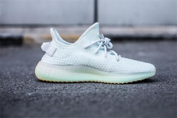 yeezy 350 v2 hyperspace测评 上脚效果惊人