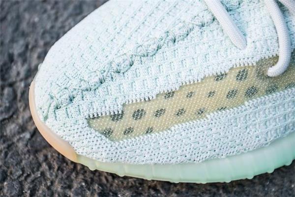 yeezy 350 v2 hyperspace测评 上脚效果惊人