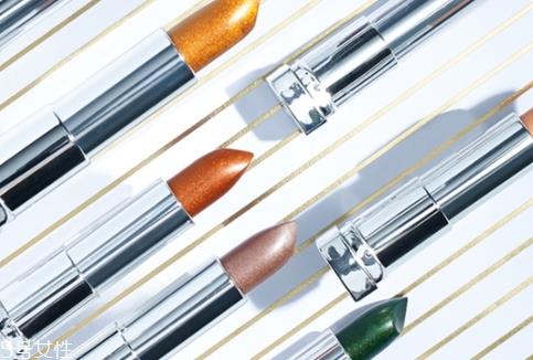 美宝莲金属唇膏怎么样?从质地显色度持久度评测 美宝莲金属唇膏怎么样?从质地显色度持久度评测