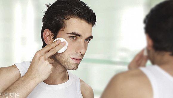 男生怎么化妆显脸小？这4个地方化好秒帅
