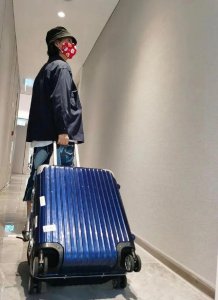 ​都60岁了，惠英红为何不结婚，又是原生家庭的锅？