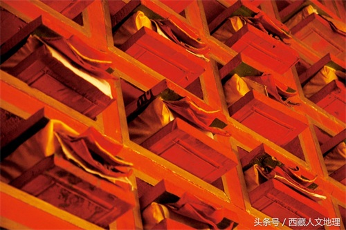 你见过拉萨的布达拉宫，但你去过有790多年历史的小布达拉宫吗？