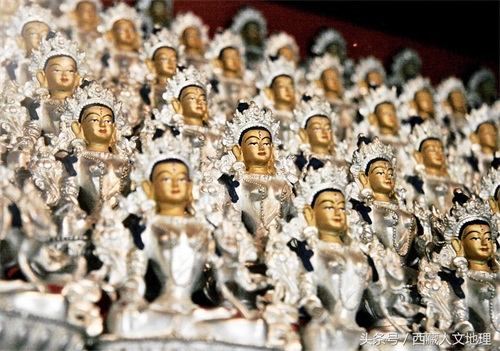 你见过拉萨的布达拉宫，但你去过有790多年历史的小布达拉宫吗？