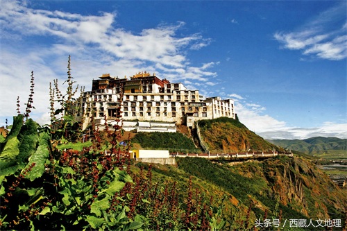 你见过拉萨的布达拉宫，但你去过有790多年历史的小布达拉宫吗？