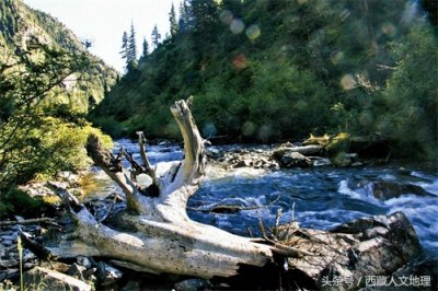 ​你见过拉萨的布达拉宫，但你去过有790多年历史的小布达拉宫吗？