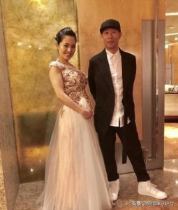 ​苍井空官宣开始新生活新工作，因为寂寞所以会更努力，网友：期待