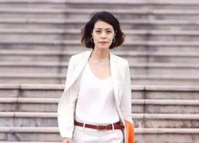 ​陈果解析：什么叫“我自风情万种，与世无争”