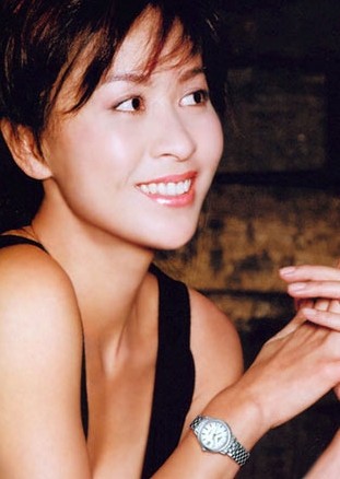 51岁的刘嘉玲体重49kg,身材那么好,她到底做了什么?