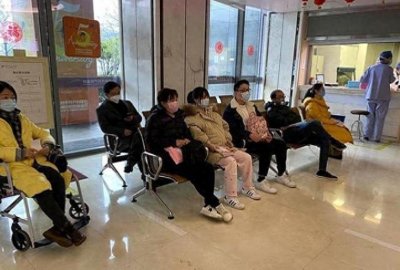 ​美女孕妈“悬浮肚”火了，头一次看到这种肚型，网友：双胞胎吧？