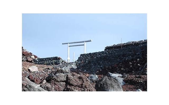 我做了六年小三，到头来颜面尽失，前途尽毁，一巴掌让我输的彻底