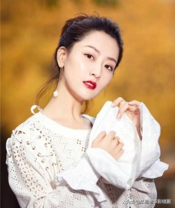 ​曾与胡歌、李现、张若昀搭档！《神话》演员白冰产后瘦到98斤