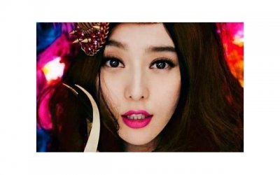 ​嘴唇干裂的原因（嘴唇干裂与这些因素有关）