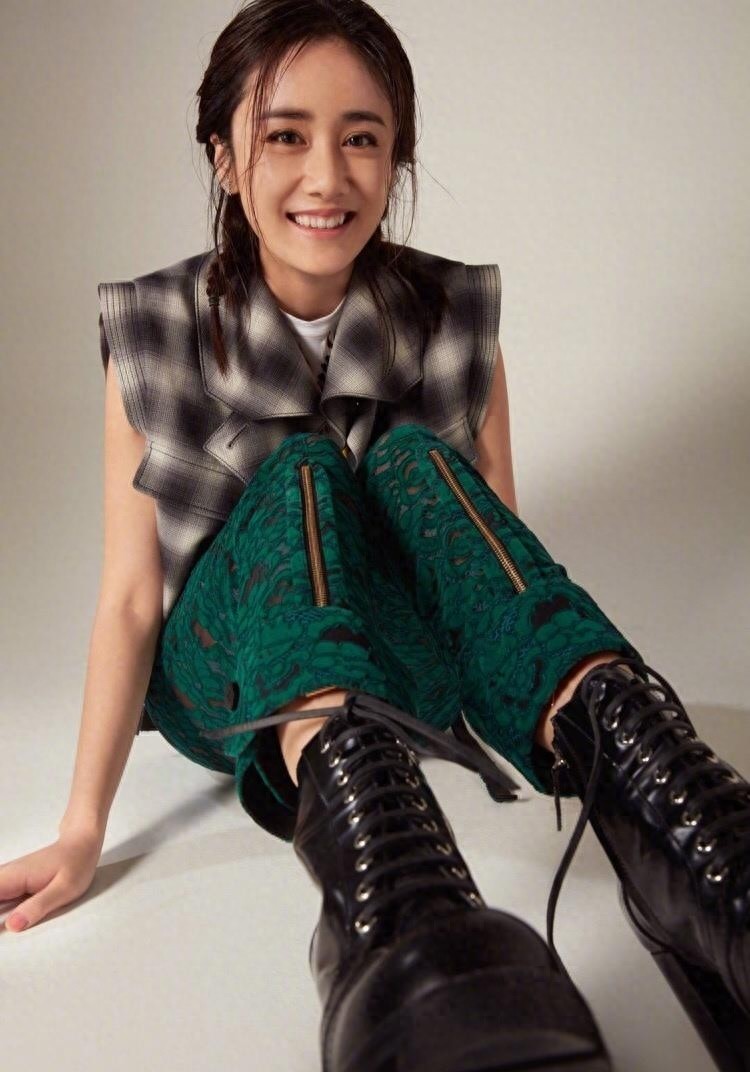 35岁刘芸，老公郑钧大15岁，曾登《时代周刊》，儿子被传智障