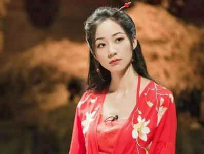 ​音阙诗听卑微维权，多位明星涉嫌违规表演，三大卫视才是重点