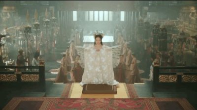 ​章子怡评价童谣（童瑶换成章子怡会挽救口碑吗）