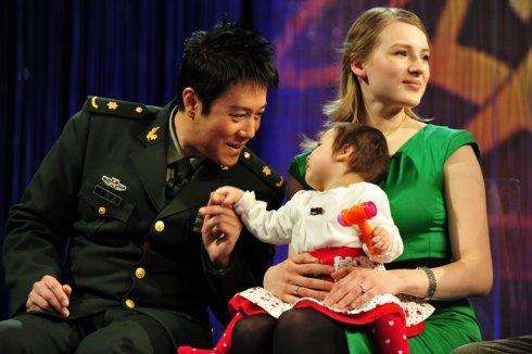 蔡国庆老婆终于曝光，蔡国庆三段绯闻情史揭秘现任妻子资料介绍