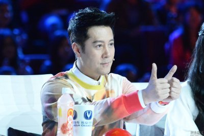 ​蔡国庆老婆终于曝光，蔡国庆三段绯闻情史揭秘现任妻子资料介绍