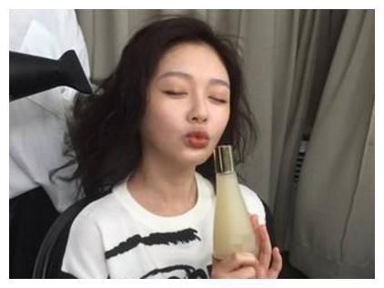 大S素颜正面孕肚照曝光,41岁高龄拼第三胎?网友:好伟大的麻麻