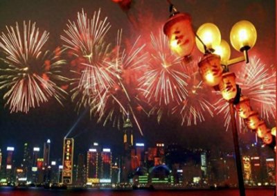 ​1983年，中国第一届春晚出现，当时的春节被称为是“最有年味的”