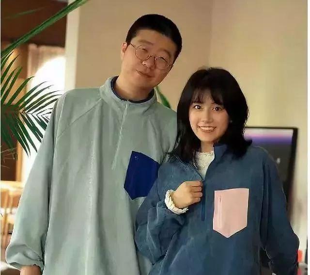 李诞刚结婚就被爆出轨，女主晒出跟黑尾酱解释截图，信息量大