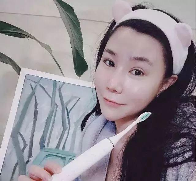 李诞刚结婚就被爆出轨，女主晒出跟黑尾酱解释截图，信息量大