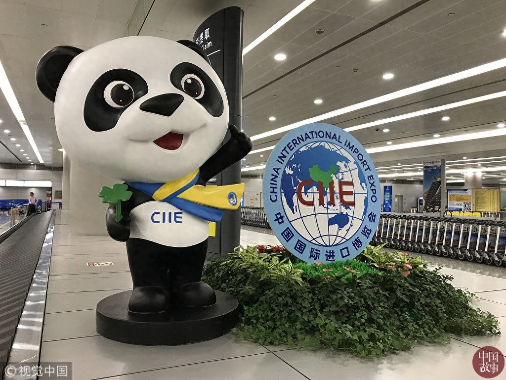 每日纪实精选：重庆一天桥现“空中公厕” 露天如厕不分男女