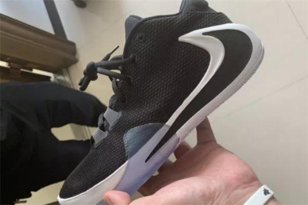 耐克freak 1实物开箱 字母哥1代开箱测评 耐克freak 1实物开箱 字母哥1代开箱测评