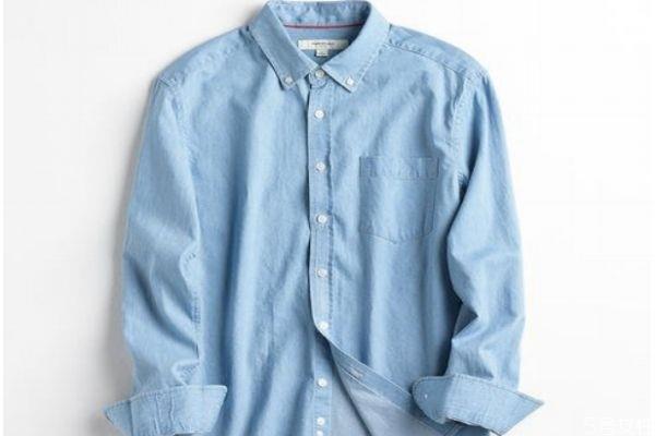 男士穿衬衫怎么搭配 男士穿衬衫如何配裤子 男士穿衬衫怎么搭配 男士穿衬衫如何配裤子