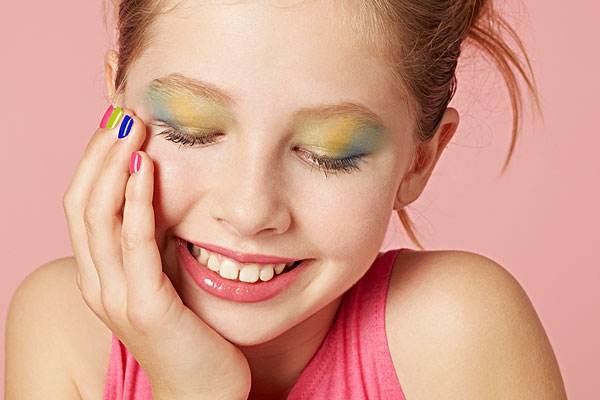 化妆是不是皮肤老得快 长期使用化妆品会有什么危害 化妆是不是皮肤老得快 长期使用化妆品会有什么危害