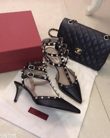 华伦天奴铆钉鞋多少钱？脚尖上的春意盎然
